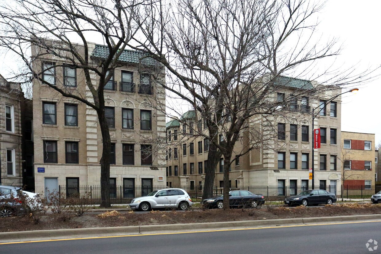 Building Photo - 4034 N Ashland Ave