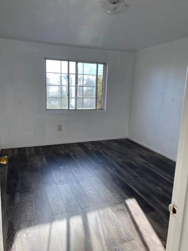 Building Photo - 298 Ridgewood Ave