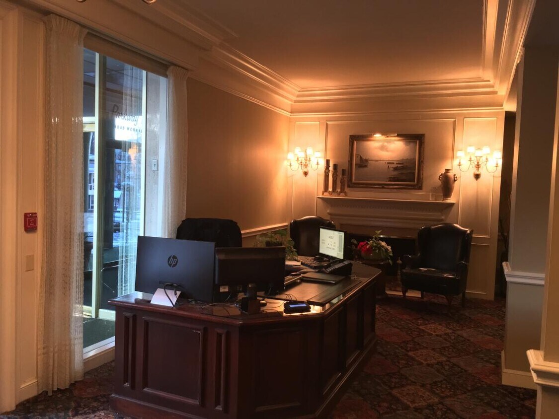 Reception Desk - 4545 Wornall Rd