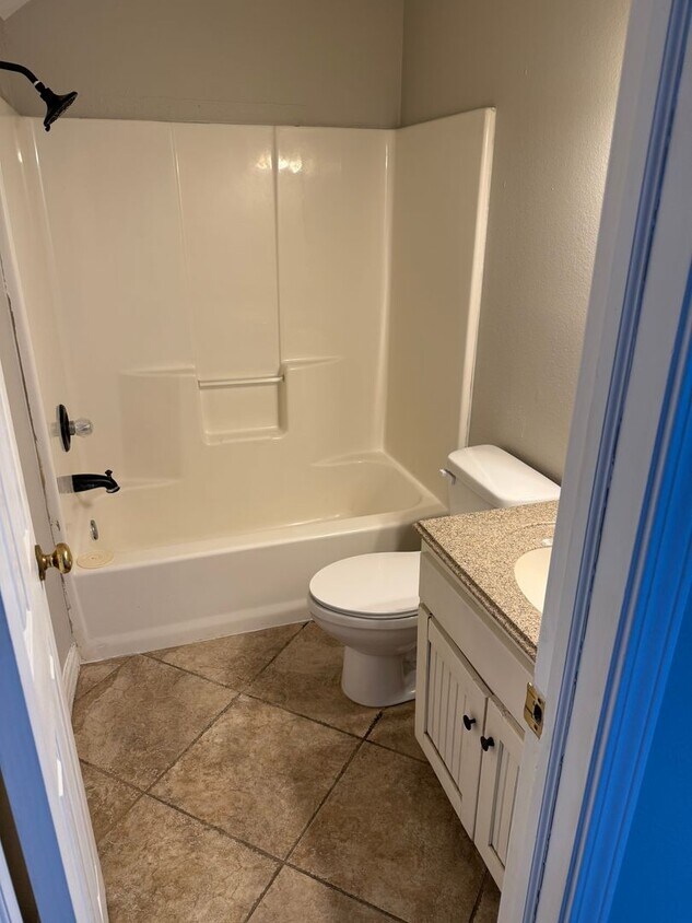 Foto del edificio - Newly Renovated 2 Bed 2 Bath