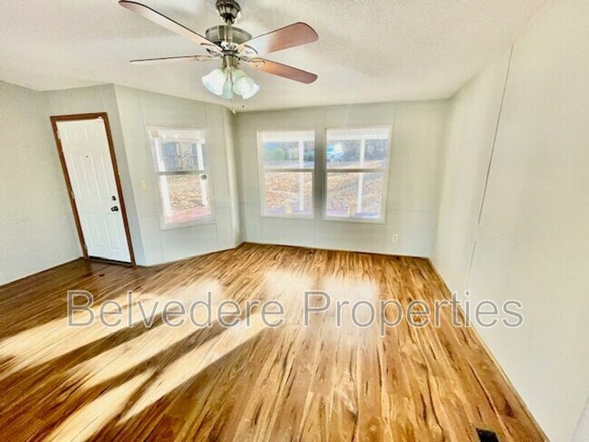 Foto del edificio - 237 Red Oak Dr