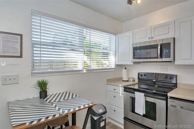 Foto del edificio - 1101 SW 30th St