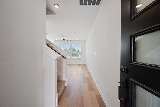 Foto del edificio - 2600 Gattis School Rd