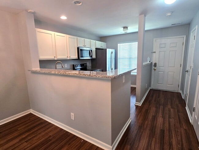 Building Photo - 608 Grasswren Way
