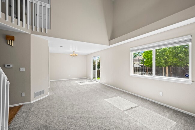 Building Photo - 12596 Elm Ln