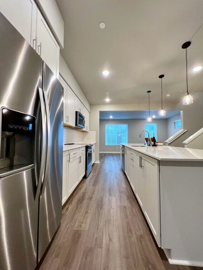 Foto del edificio - LAKE STEVENS 3 Bdrm End-Unit Townhome - CL...