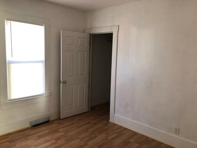 Foto del edificio - Charming 2 Bed, 1 Bath Home in Saint Anthony!