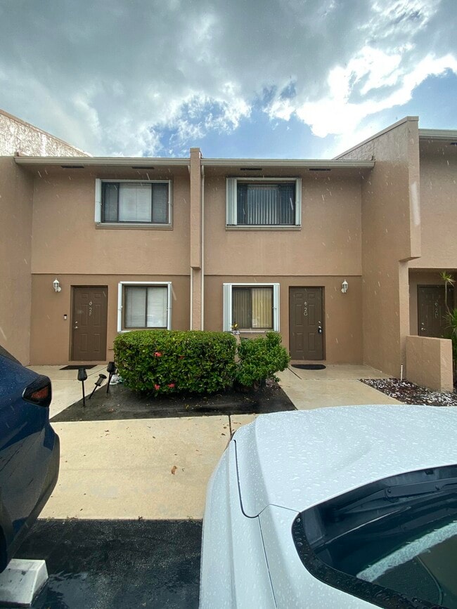 Building Photo - 139 Sparrow Dr