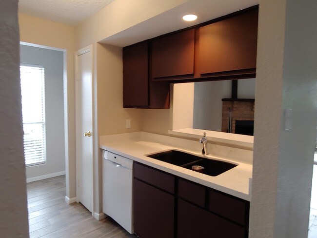 Kitchen - 1500 Bay Area Blvd