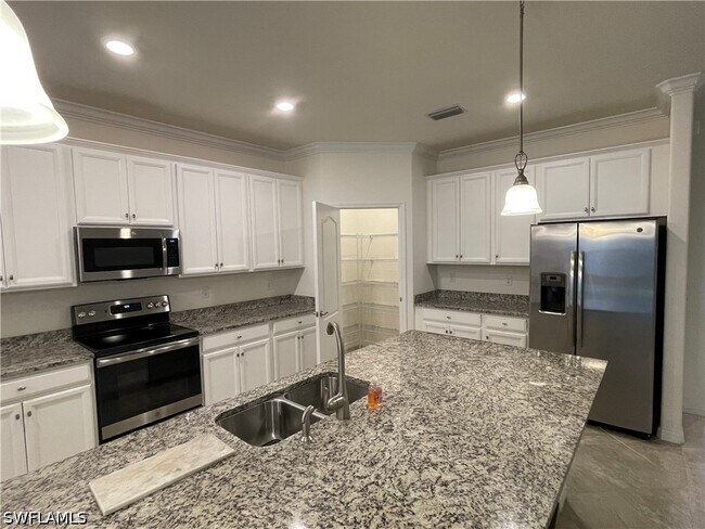 Foto del edificio - 9353 Glenforest Dr