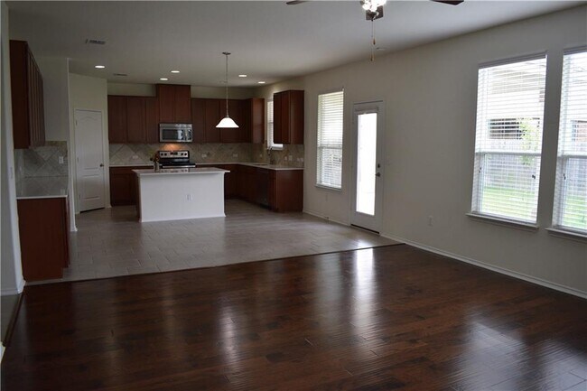 Building Photo - 1425 Berlin Ln