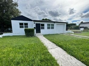 Building Photo - 1090 NW 77th St