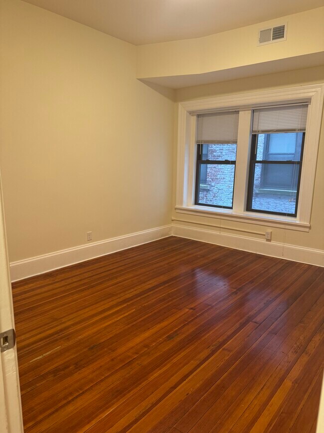 Foto del edificio - 1471 Beacon St