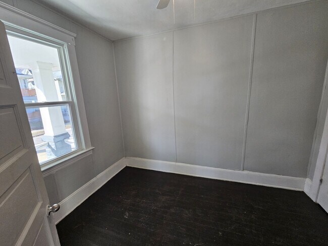 Building Photo - 8023 Kosciuszko Ave
