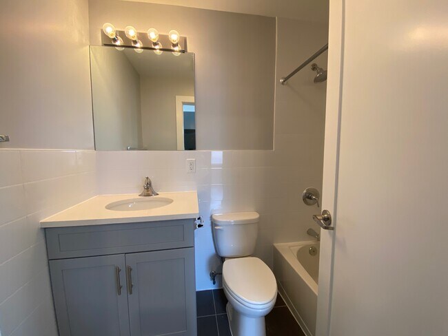 Foto del edificio - 2040 Kennedy