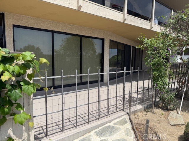 Foto del edificio - 632 Cliff Dr