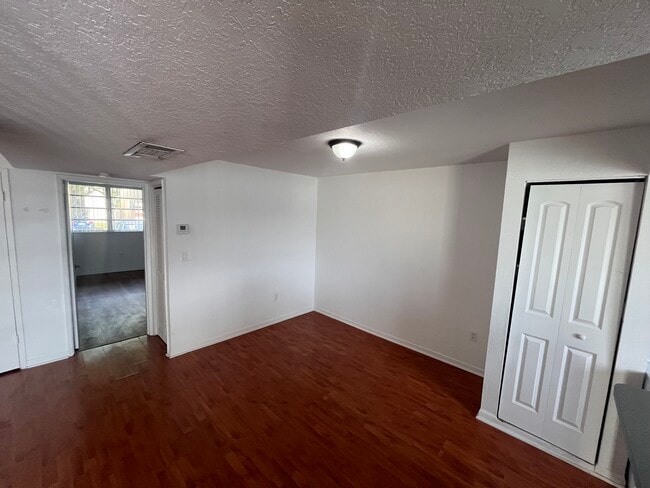 Building Photo - 9137 Fontainebleau Blvd