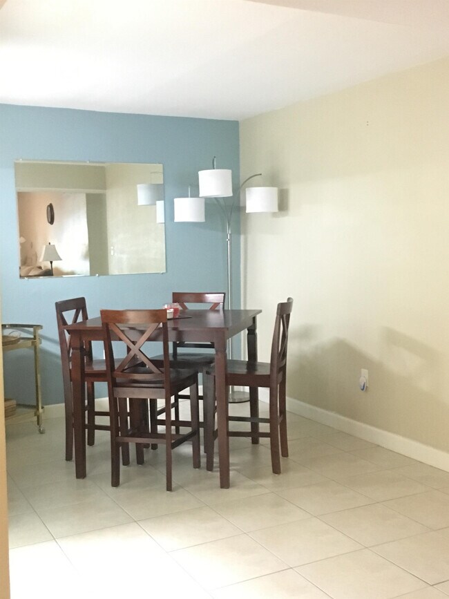 Photo - 12658 Kenwood Ln Townhome