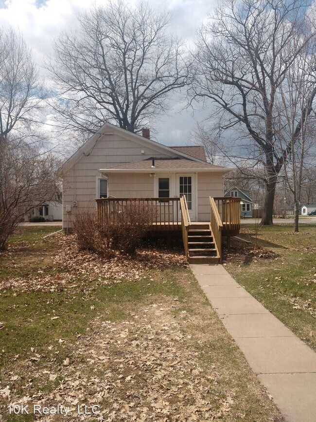 Building Photo - 2 br, 1 bath House - 415 Central Ave N