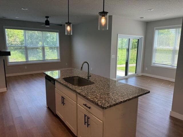 Foto del edificio - 5385 Robinwood Ct