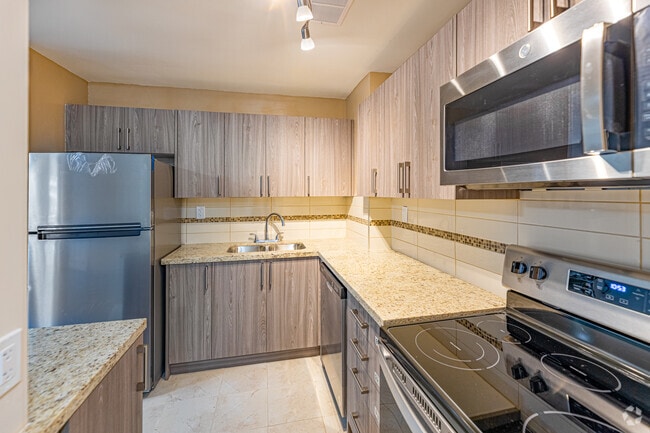 1BR1BA - 21 Park Boulevard