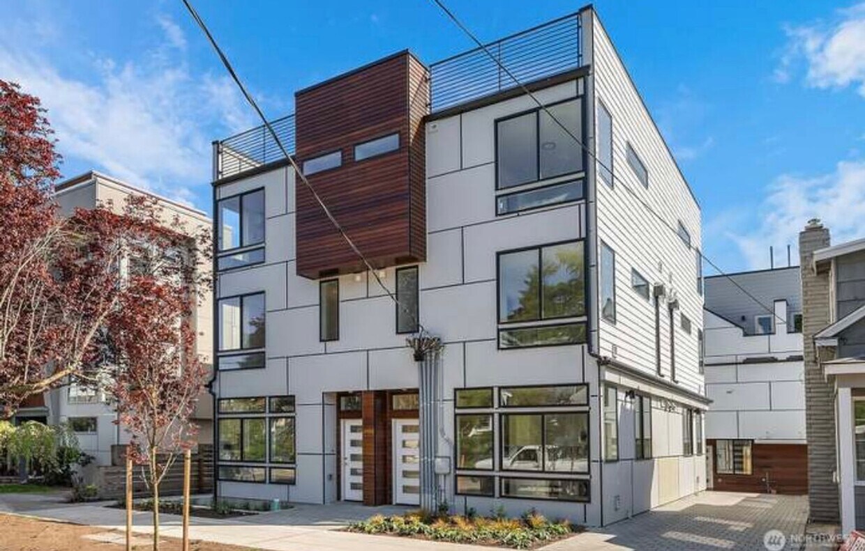 Primary Photo - Newly Construction Townhome in the heart o...