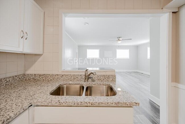 Foto del edificio - NOW OFFERING HALF OFF FIRST FULL MONTH IF ...