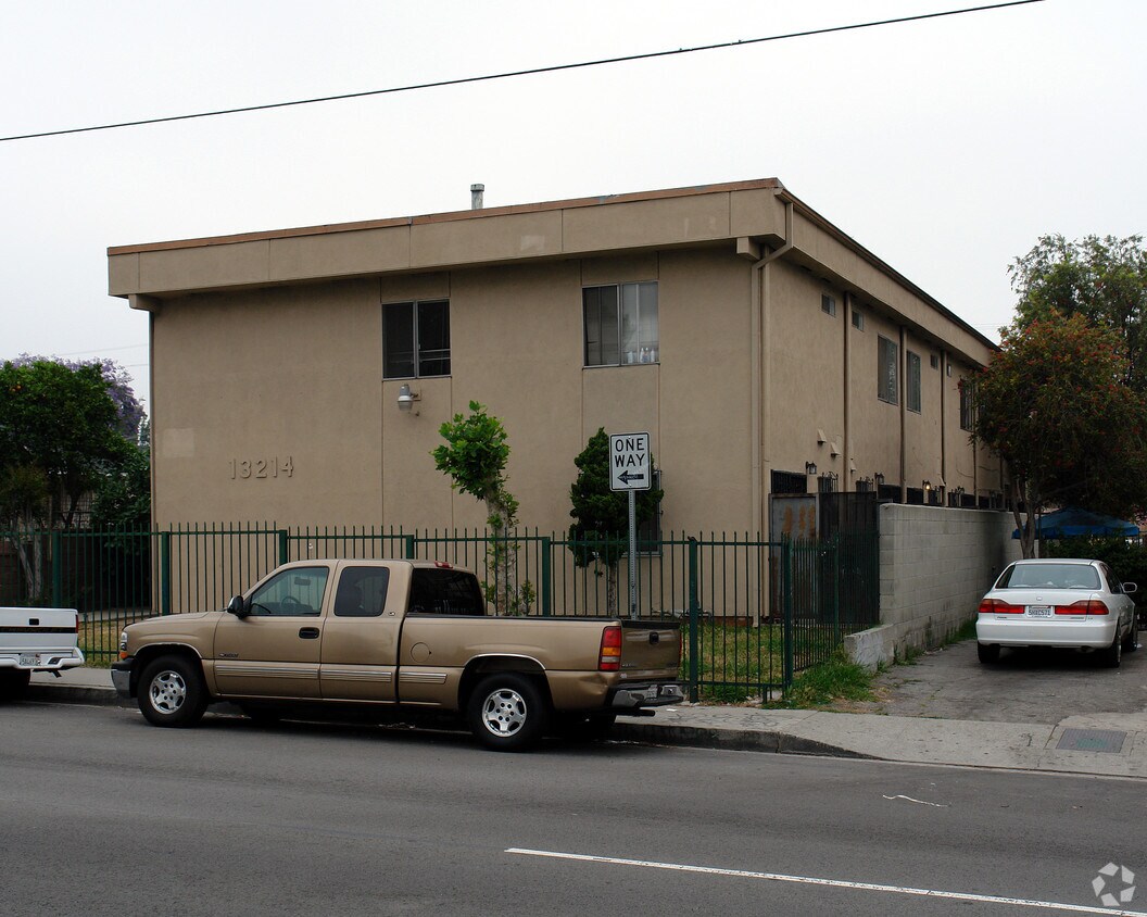 Building Photo - 13214 S Vermont Ave