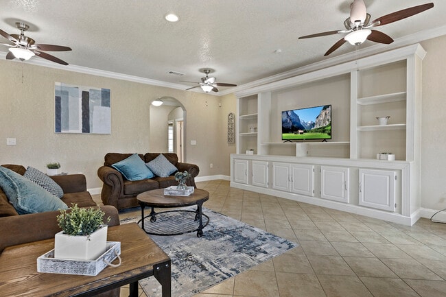 Building Photo - 7613 Glen Vista Dr