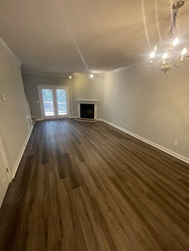 Foto del edificio - 6140 Loch Laural Ln