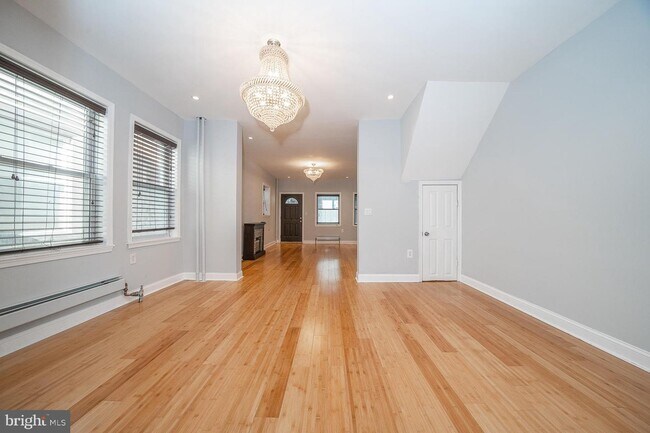 Foto del edificio - 4918 Chancellor St