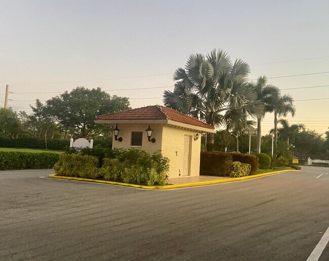 Building Photo - 9840 Clusia Tree Dr