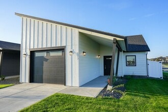 Building Photo - 7917 Mocha Loop