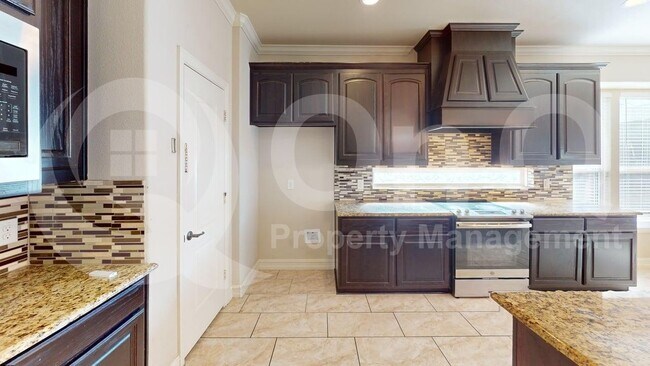 Building Photo - 1006 Jamal Dr