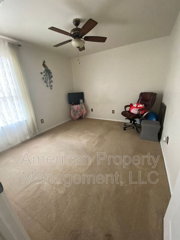 Foto del edificio - 1821 N Ironwood Pl