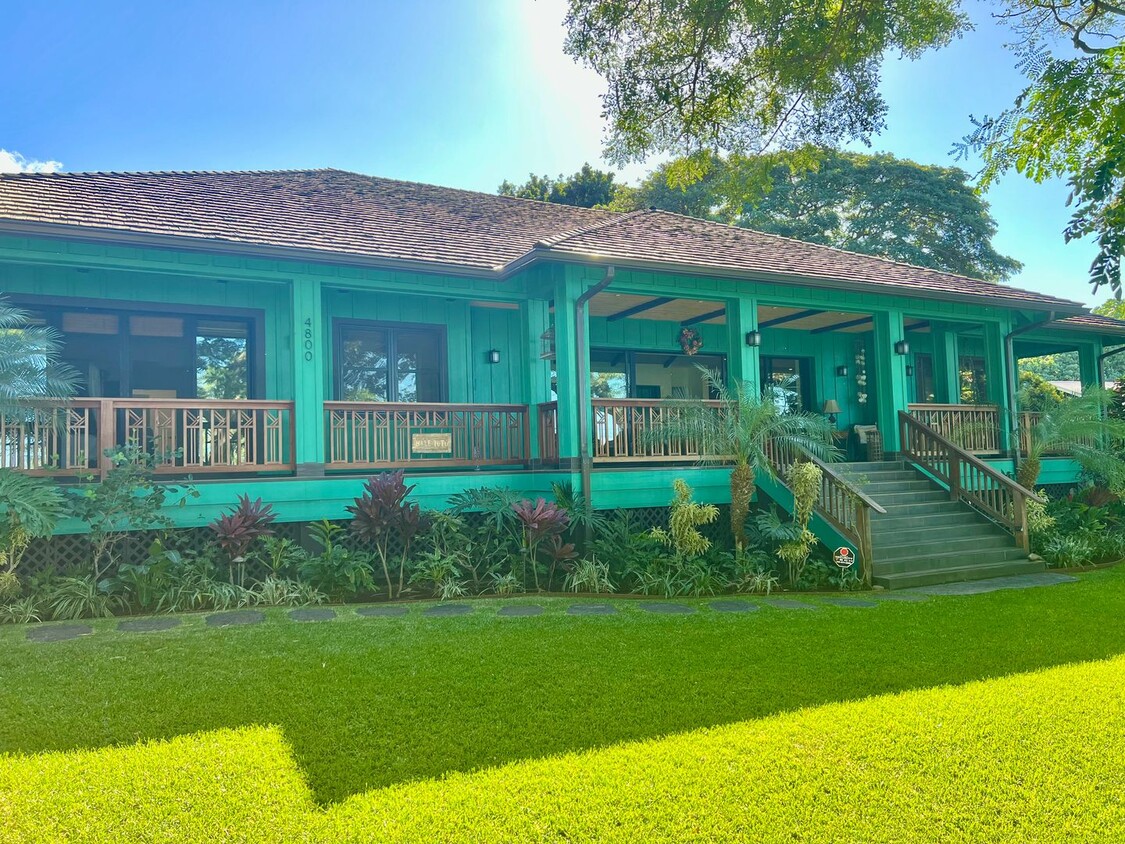 Primary Photo - Luxury Oceanview Estate | Fully Furnished ...