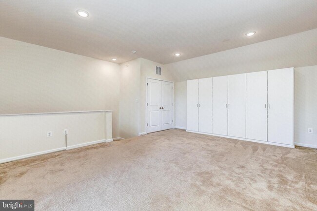 Foto del edificio - 13921 Hollow Wind Way