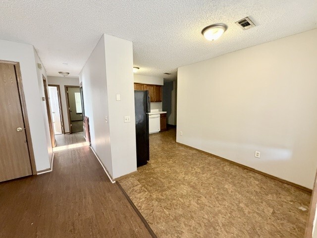 Building Photo - 2415 W Mary Dr