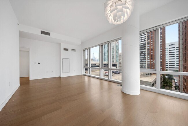 Foto del edificio - 75 Park Ln S