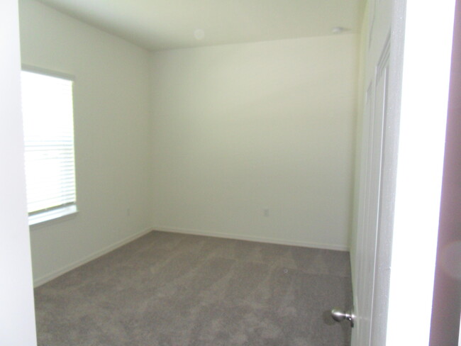Building Photo - 2398 SE Hurley Ct