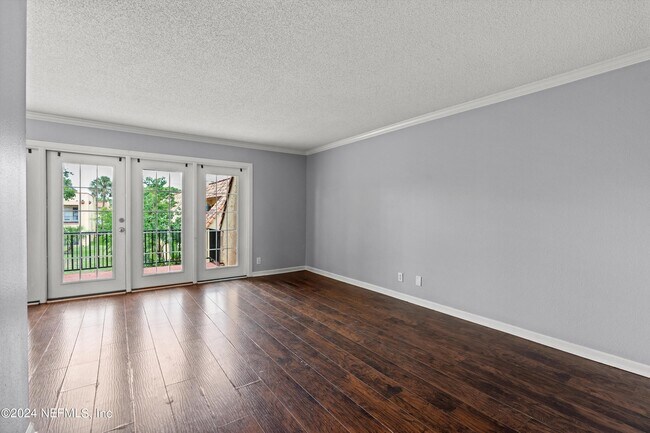 Building Photo - 6646 La Mirada Dr E