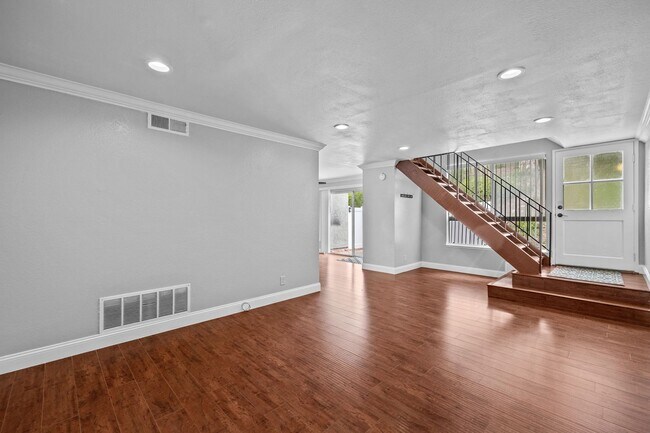 Foto del edificio - Beautiful Townhome in Mission Viejo