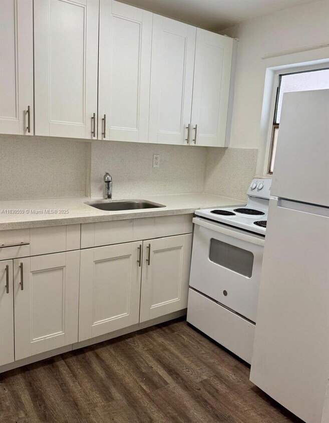 Foto principal - 7611 NE 2nd Ct