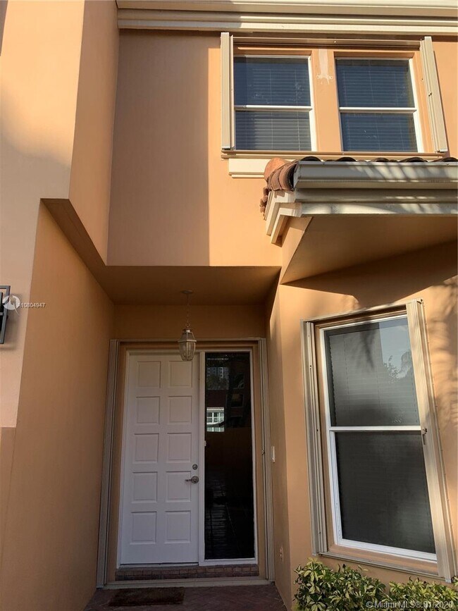 Foto del edificio - 3745 NE 208th Terrace