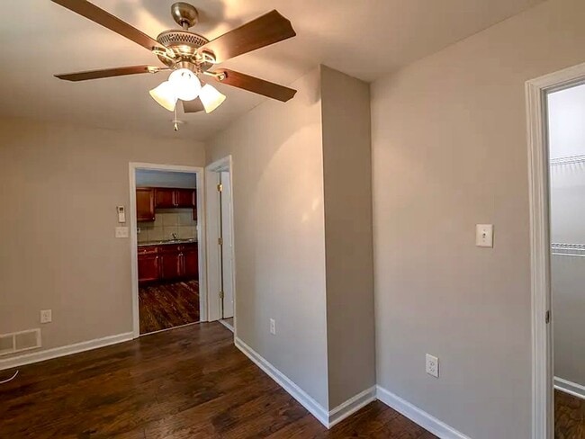 Building Photo - 1025 Rosedale Ave