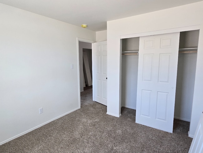 Building Photo - 4982 E 46th Pl