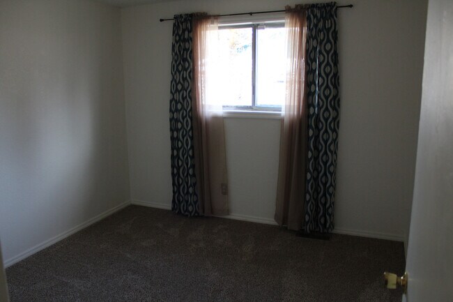 Foto del edificio - 4615 Maplewood Ct