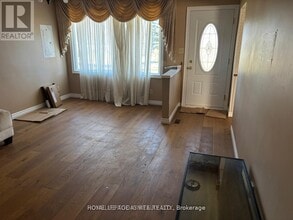 Building Photo - 543 Glendene Crescent