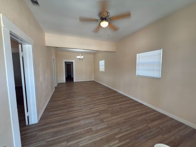 Foto del edificio - Charming 3 bed 1 bath 1176 Sq. Ft