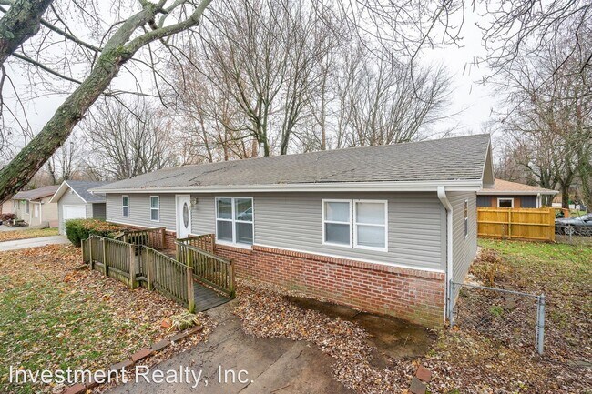 Building Photo - 4 br, 2 bath House - 2426 E Loren St